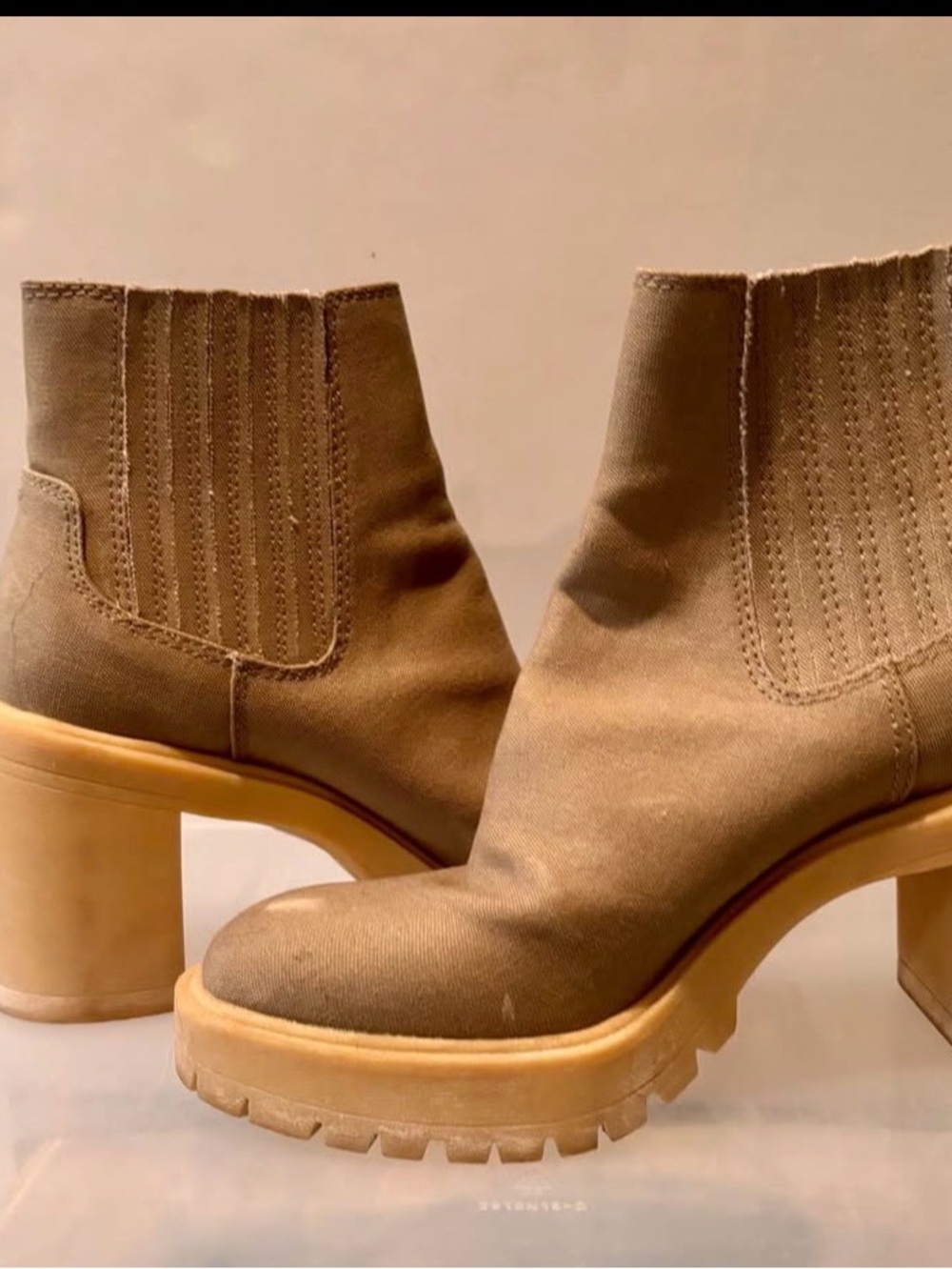 Dolce Vita Caster H2O Waterproof Lug Sole Platform Bootie suede size 9